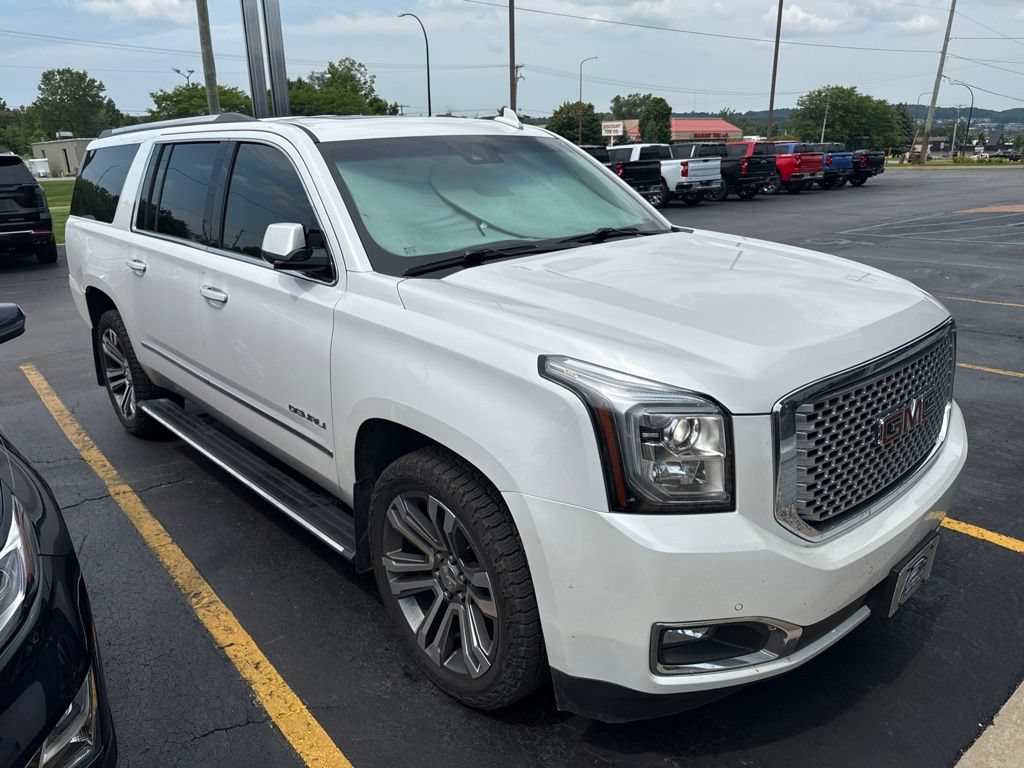 Used 2017 GMC Yukon XL Denali w/ Open Road Package AWD/4WD image 15