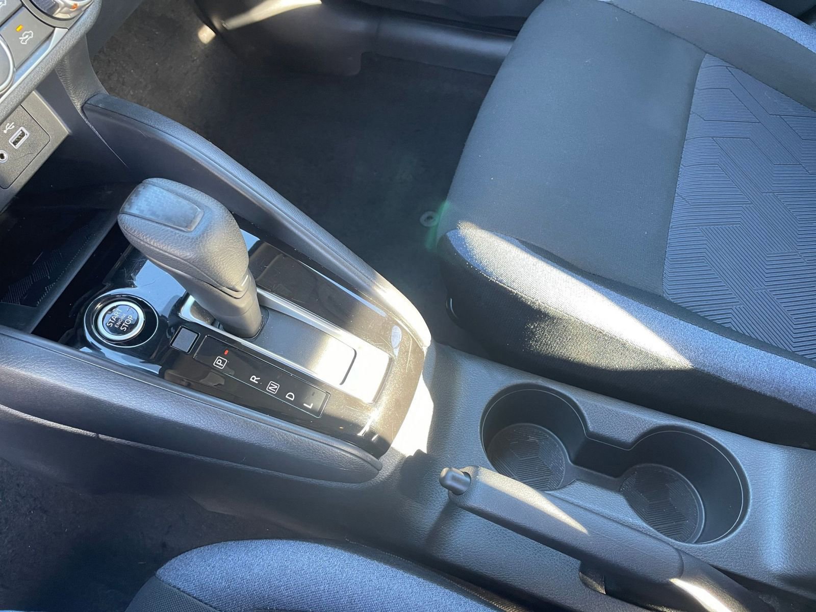 Used 2025 Nissan Versa SV image 39