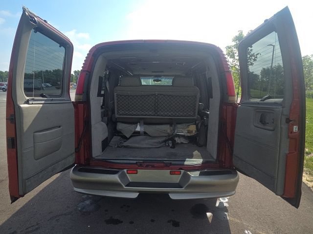 Used 2002 GMC Savana 1500 w/ SLE Marketing Option Pkg 3 RWD image 12