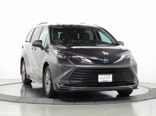 Used 2023 Toyota Sienna XLE