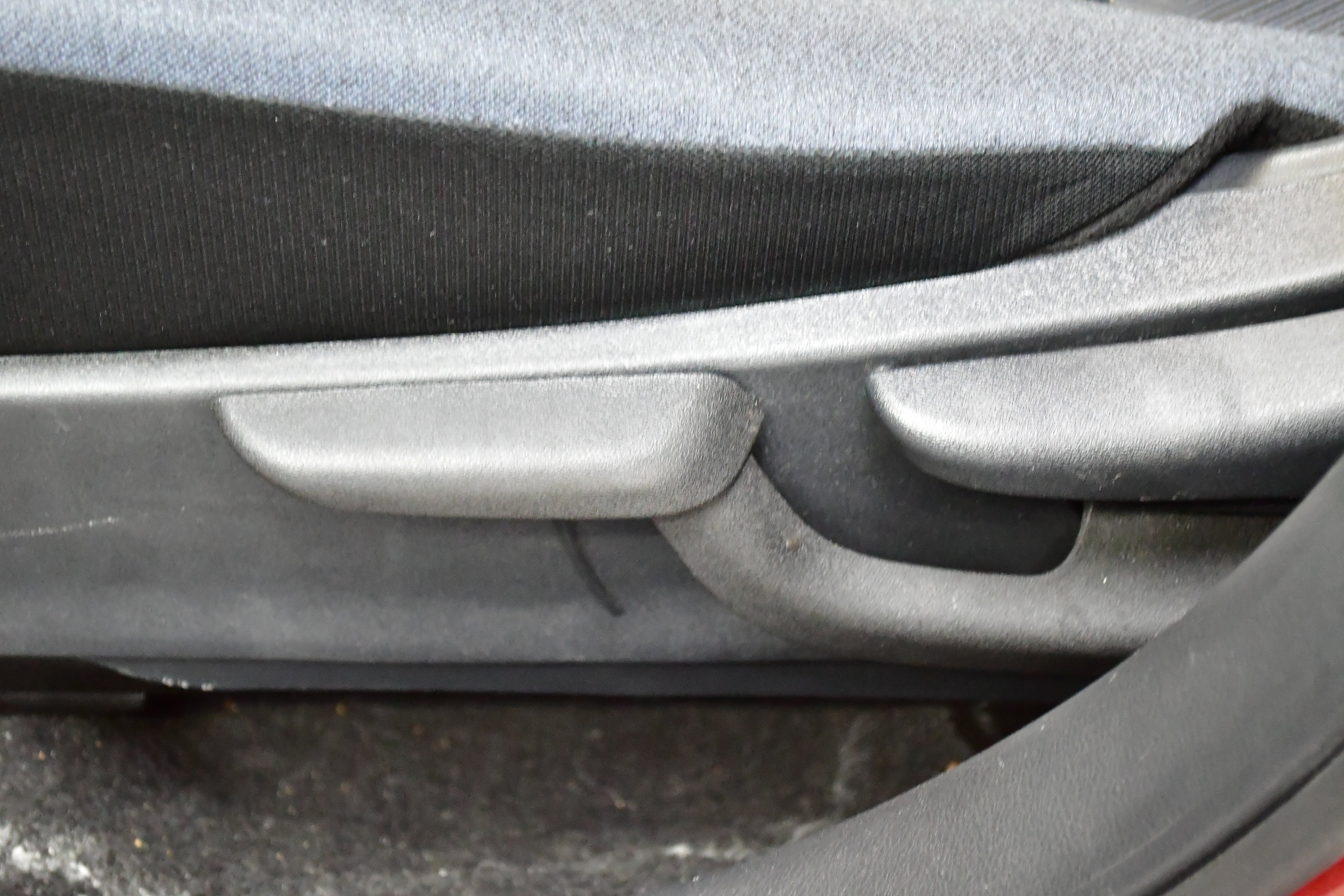 Used 2025 Nissan Versa SV image 13