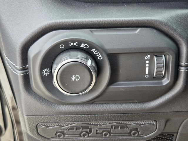 New 2026 Jeep Wrangler Unlimited Sahara AWD/4WD image 29