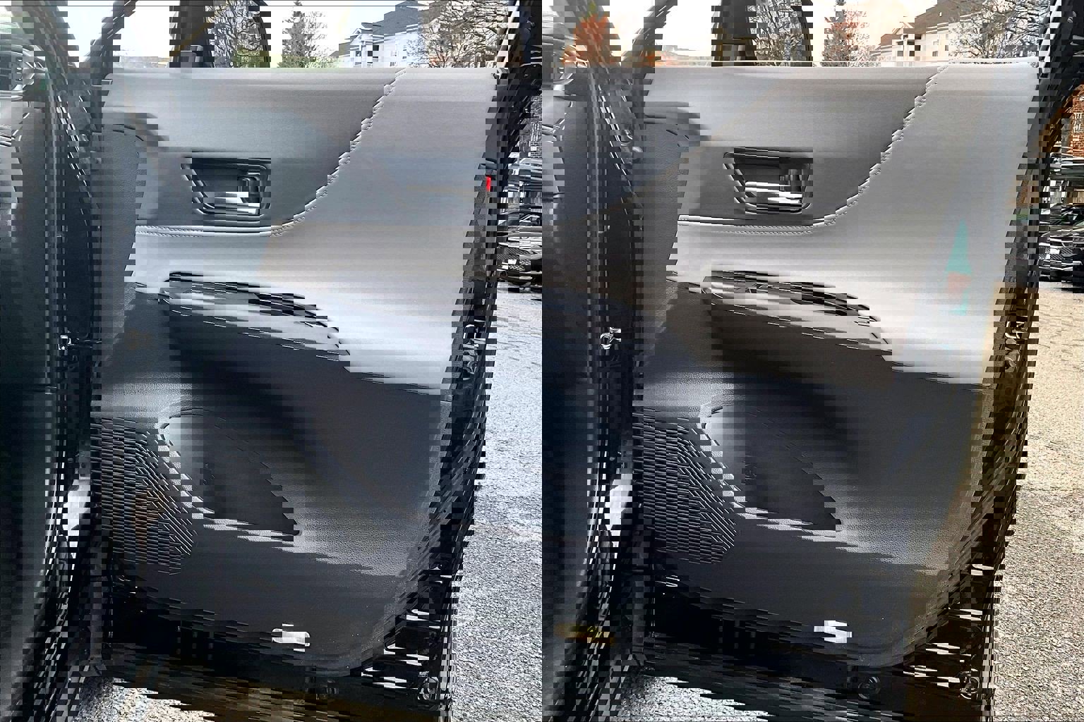 Used 2023 Toyota Venza LE image 21