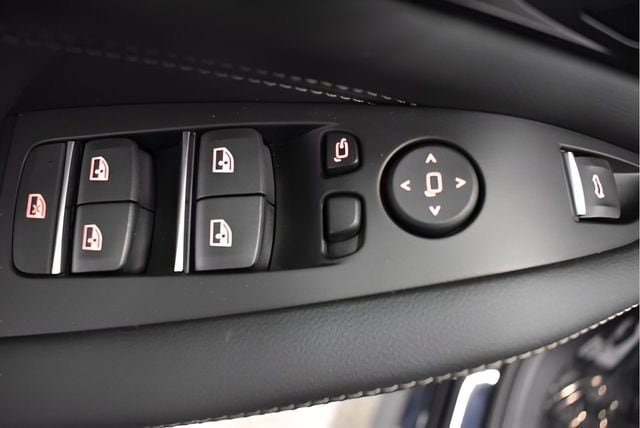 New 2026 BMW X5 M60i w/ Climate Comfort Package AWD/4WD image 24