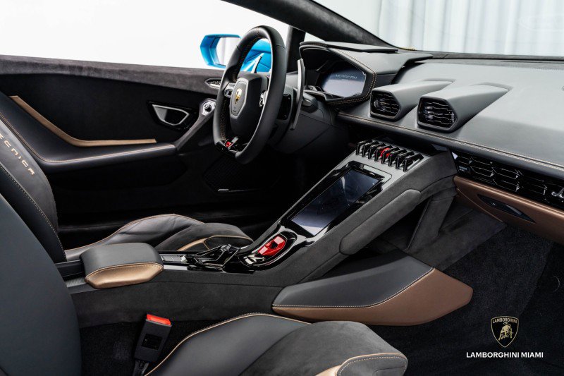 Used 2024 Lamborghini Huracan Tecnica image 44