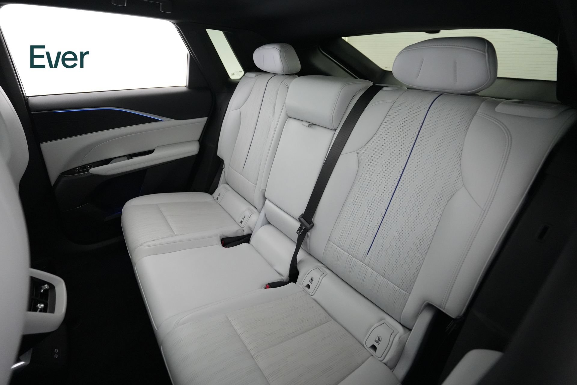 Used 2024 Cadillac Lyriq Luxury AWD/4WD image 24