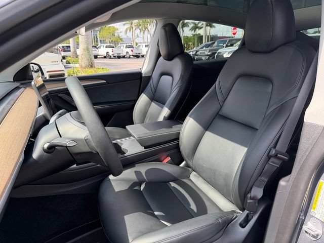 Used 2024 Tesla Model Y Long Range AWD/4WD image 9