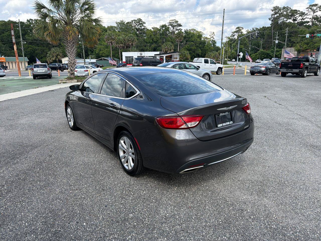 Used 2016 Chrysler 200 Limited FWD image 3