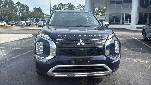 Used 2022 Mitsubishi Outlander SE AWD/4WD image 2