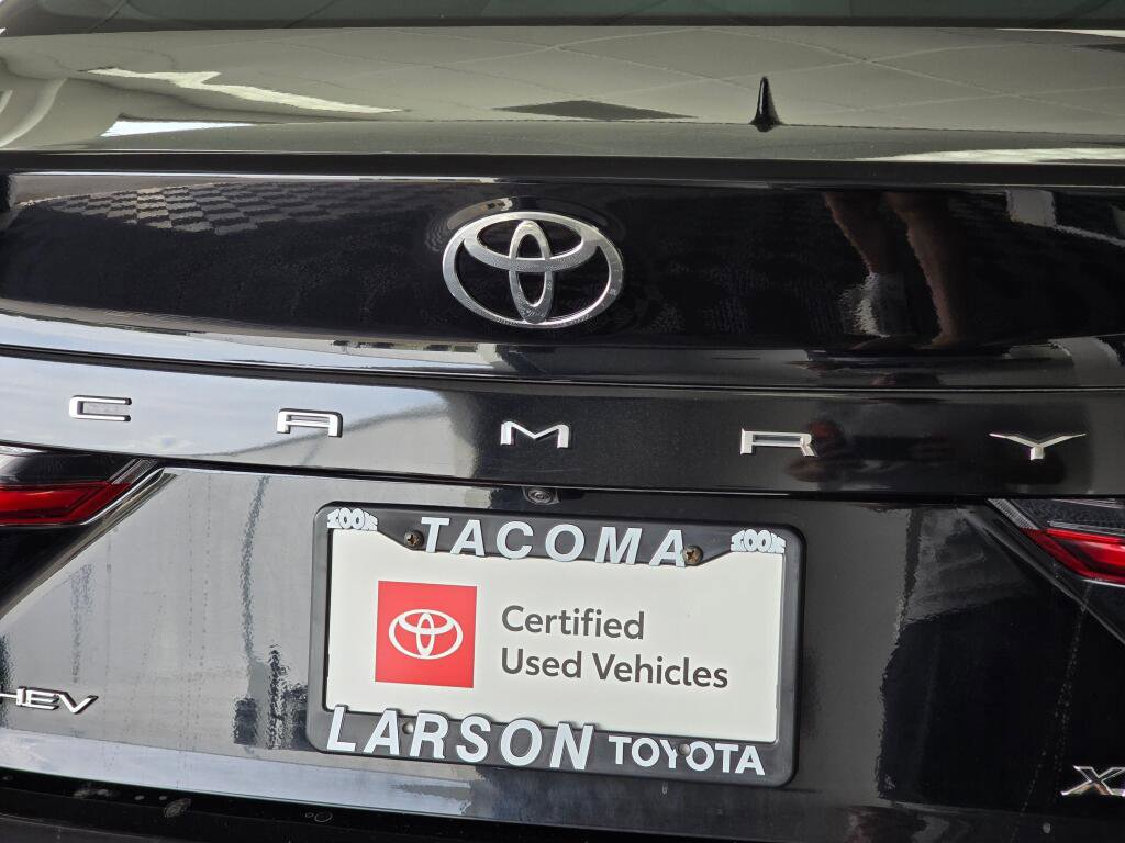 Used 2025 Toyota Camry XLE FWD image 14