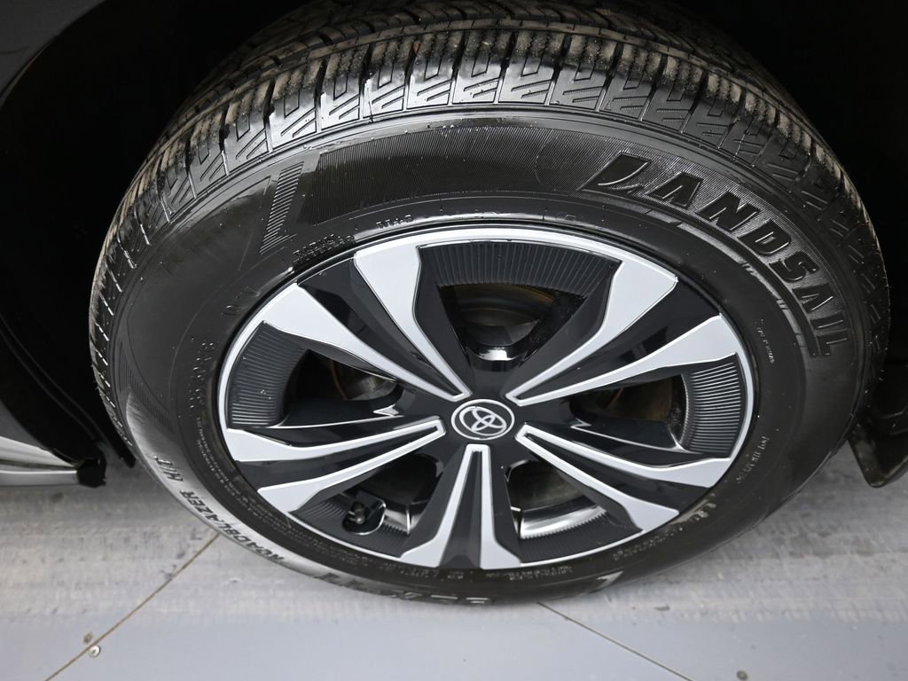 Used 2023 Toyota bZ4X XLE w/ Weather Package image 15