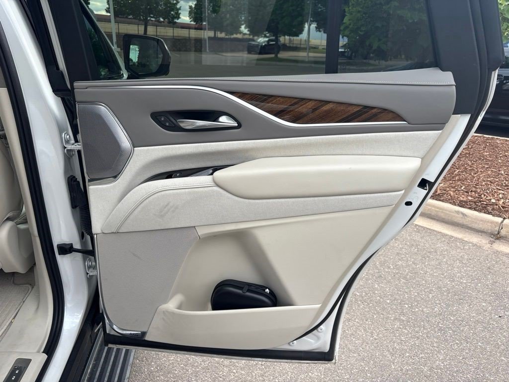 Certified 2023 Cadillac Escalade Premium Luxury Platinum w/ LPO, Radiant Package AWD/4WD image 24