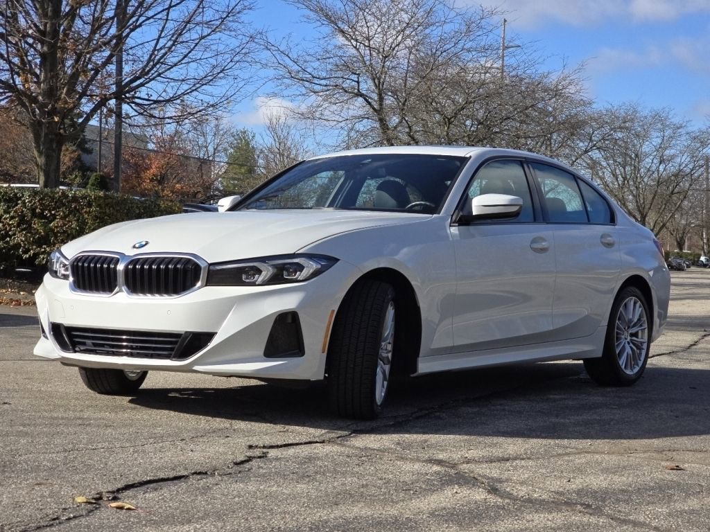 Used 2023 BMW 330i xDrive Sedan w/ Premium Package image 14