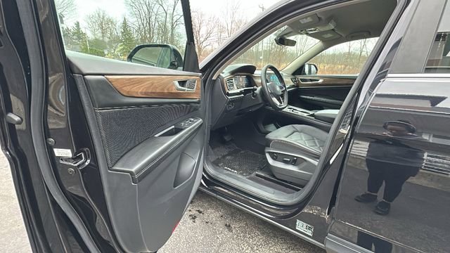 Used 2024 Volkswagen Atlas SE image 29