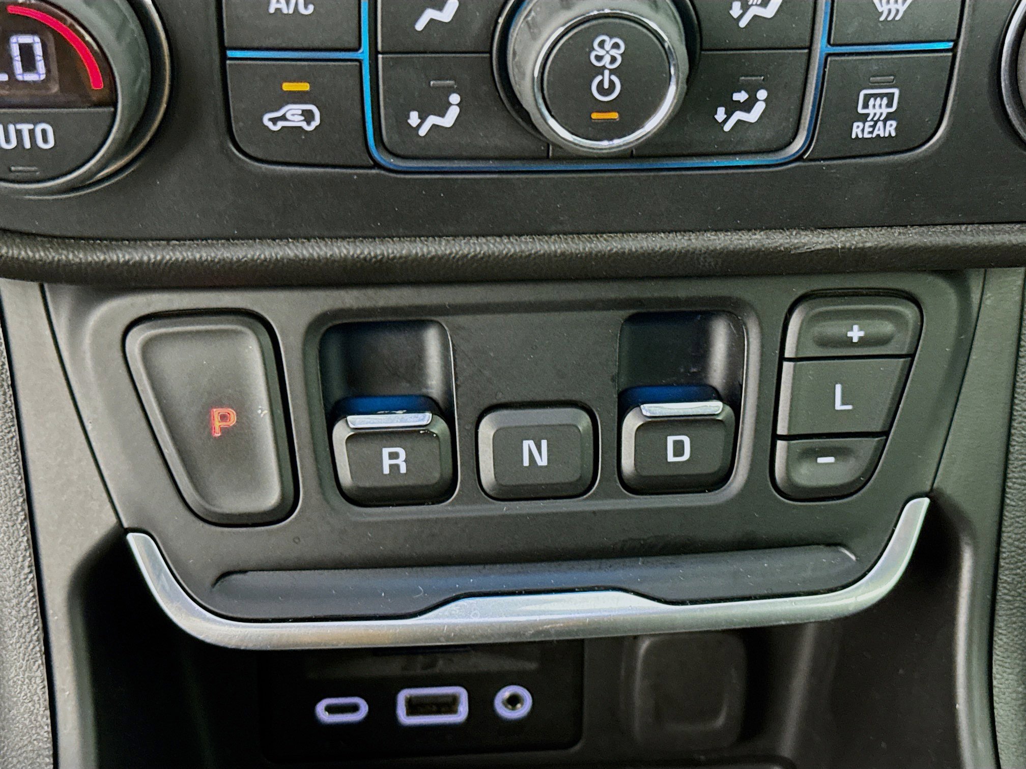 Used 2020 GMC Terrain SLT w/ Preferred Package image 19