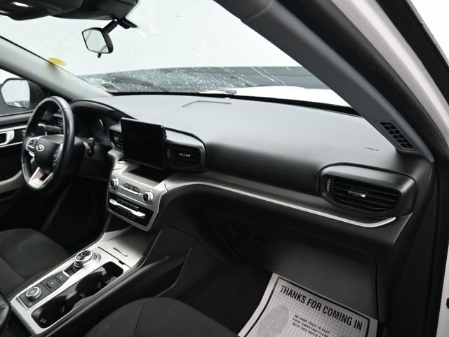 Used 2022 Ford Explorer XLT image 11