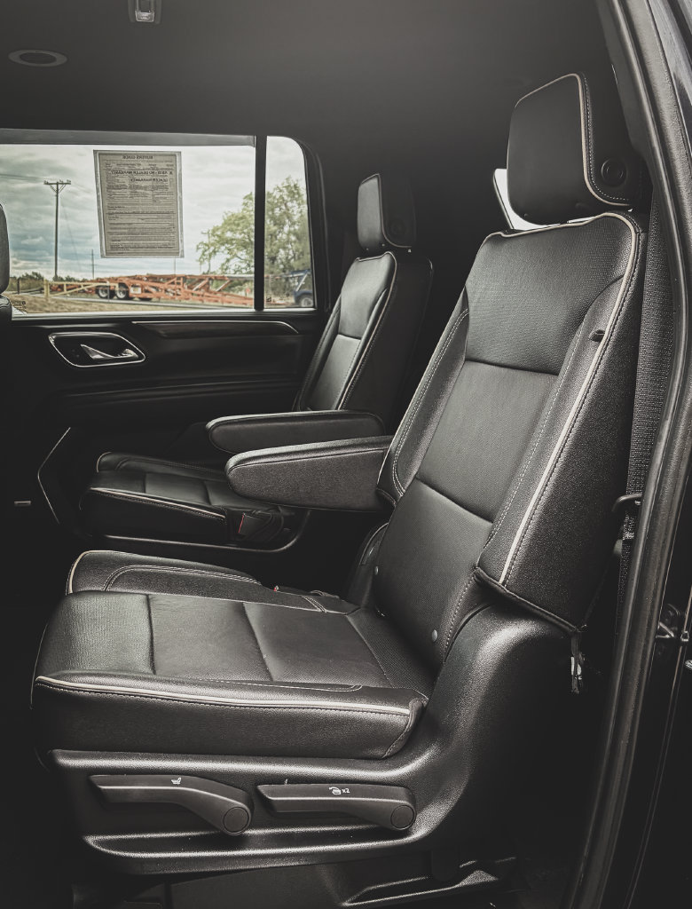 Used 2023 Chevrolet Suburban Premier AWD/4WD image 27