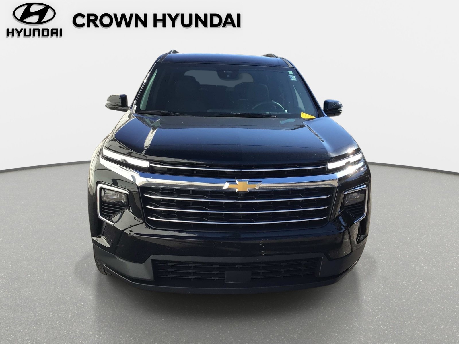 Used 2025 Chevrolet Traverse LT w/ Driver Confidence Package FWD image 2