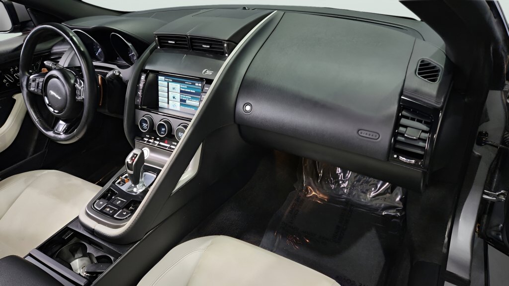 Used 2015 Jaguar F-TYPE S RWD image 35
