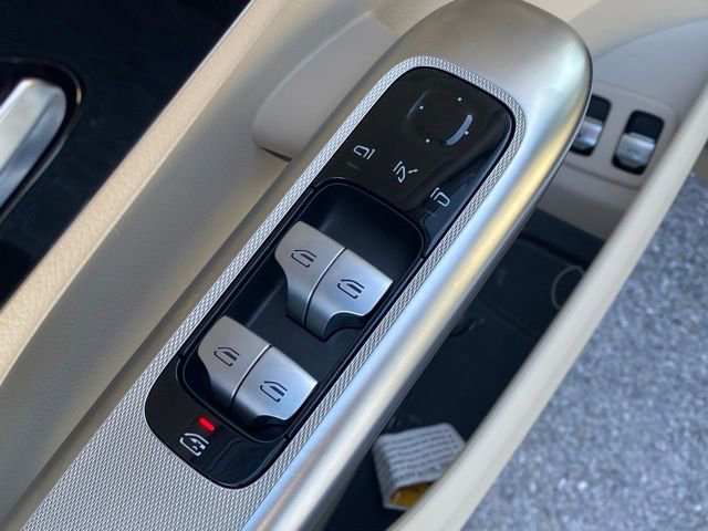 Used 2025 Mercedes-Benz GLC 350e GLC 350e image 13