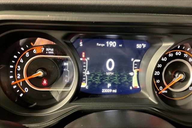 Used 2024 Jeep Wrangler Unlimited Rubicon w/ Capability Package image 12