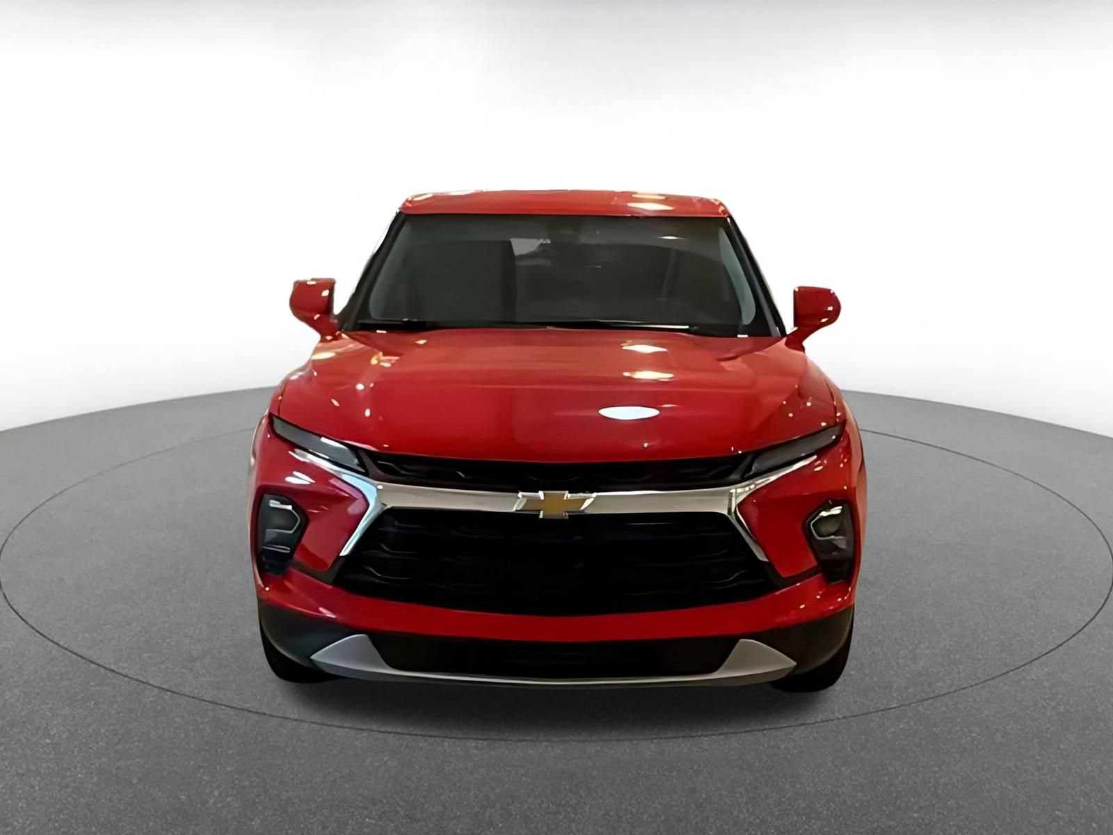 Used 2026 Chevrolet Blazer LT FWD image 3