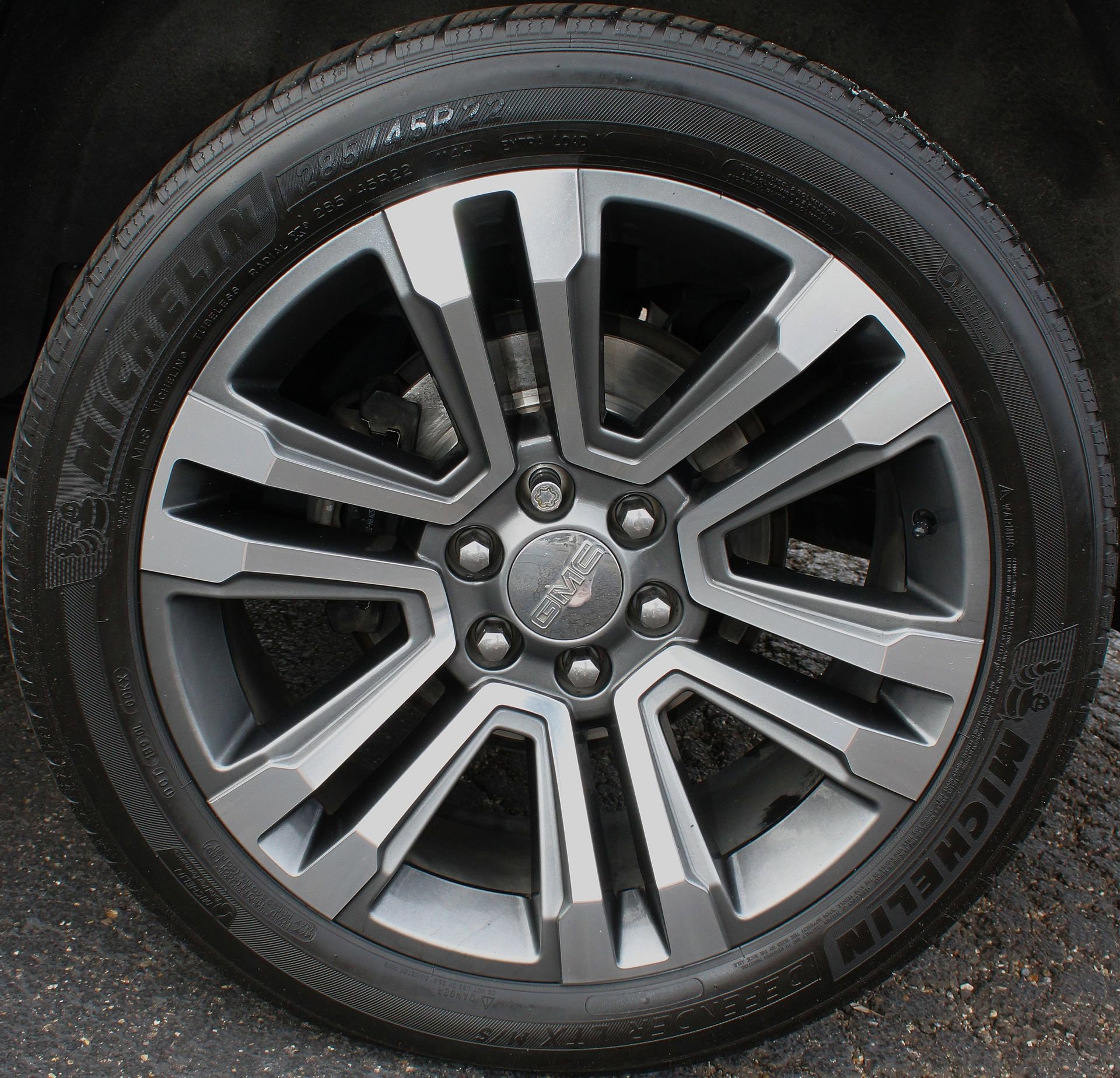 Used 2019 GMC Yukon XL Denali image 11