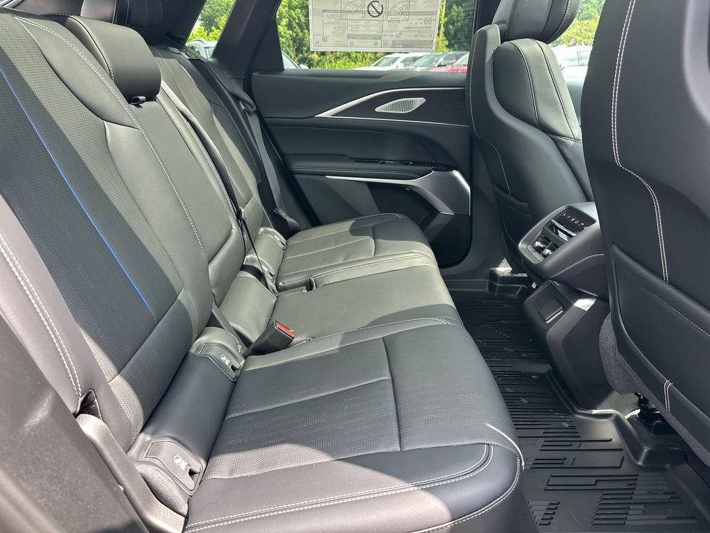 New 2026 Cadillac Lyriq V w/ LPO, Floor Liner Package AWD/4WD image 15