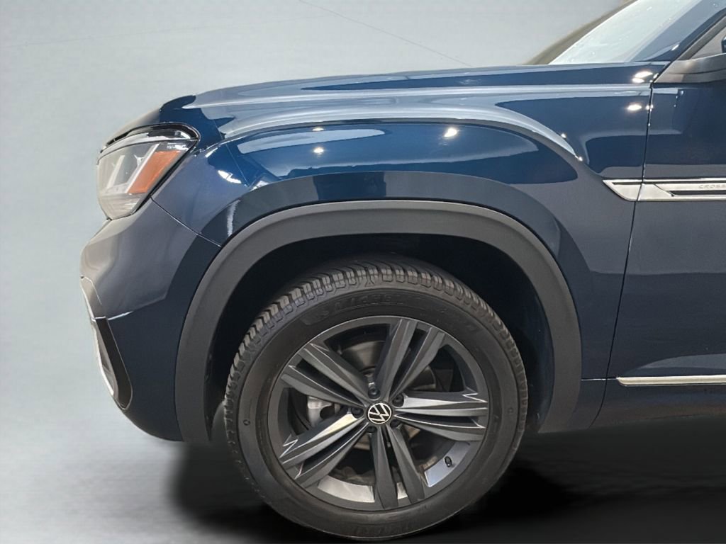 Used 2020 Volkswagen Atlas Cross Sport SE w/ Panoramic Sunroof Package image 3