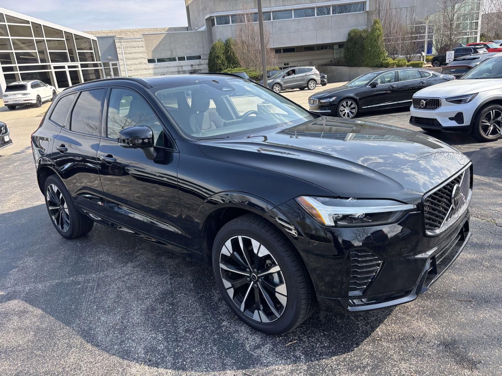 New 2026 Volvo XC60 B5 Plus AWD/4WD image 3