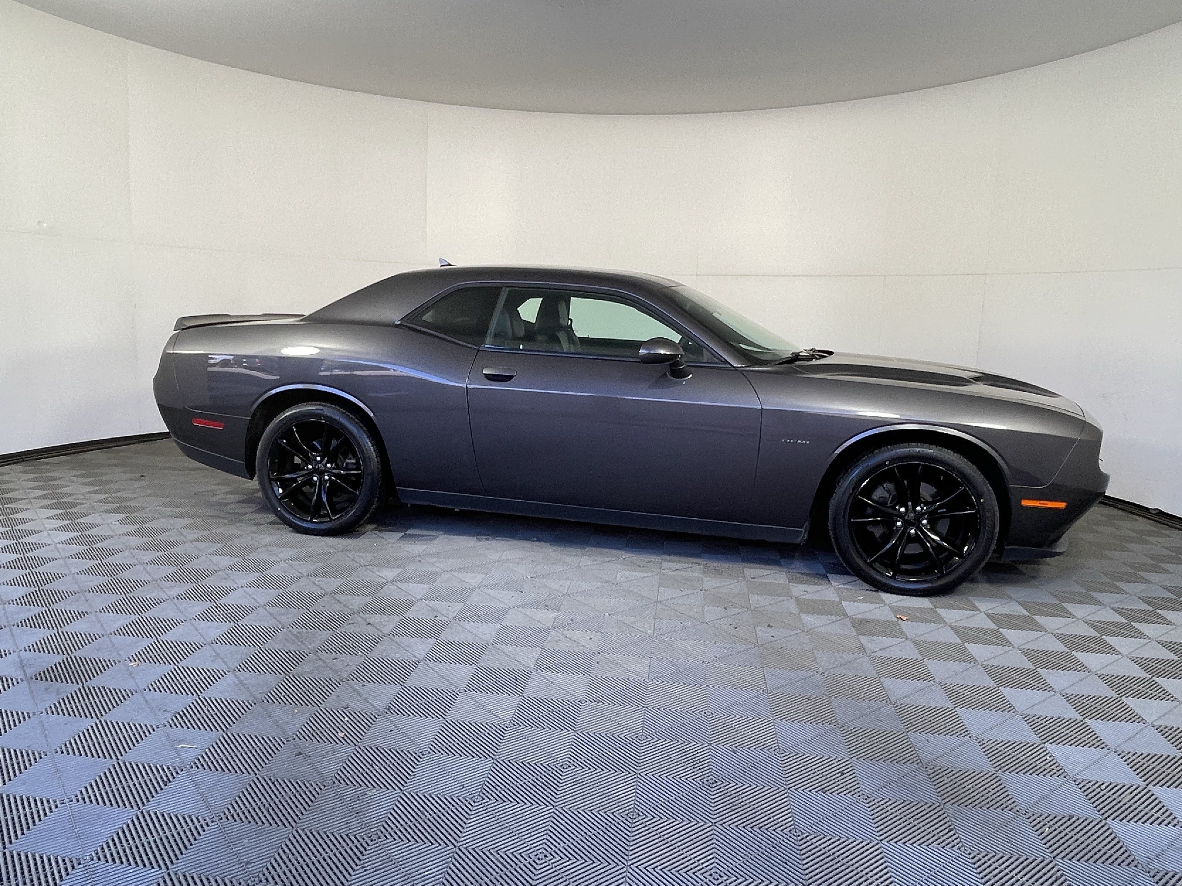 Used 2016 Dodge Challenger R/T Plus RWD image 7
