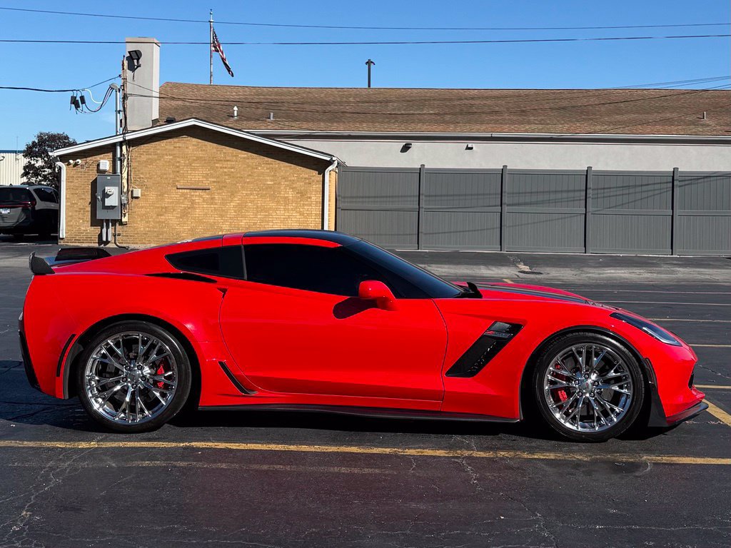 Used 2015 Chevrolet Corvette Z06 RWD image 3