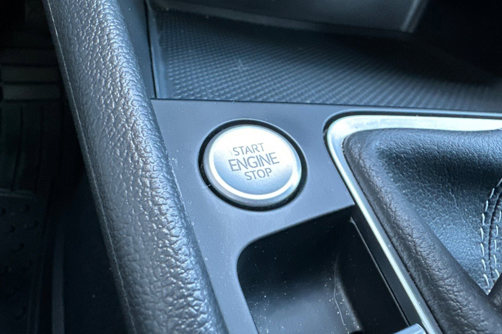 Used 2024 Volkswagen Jetta SE image 22