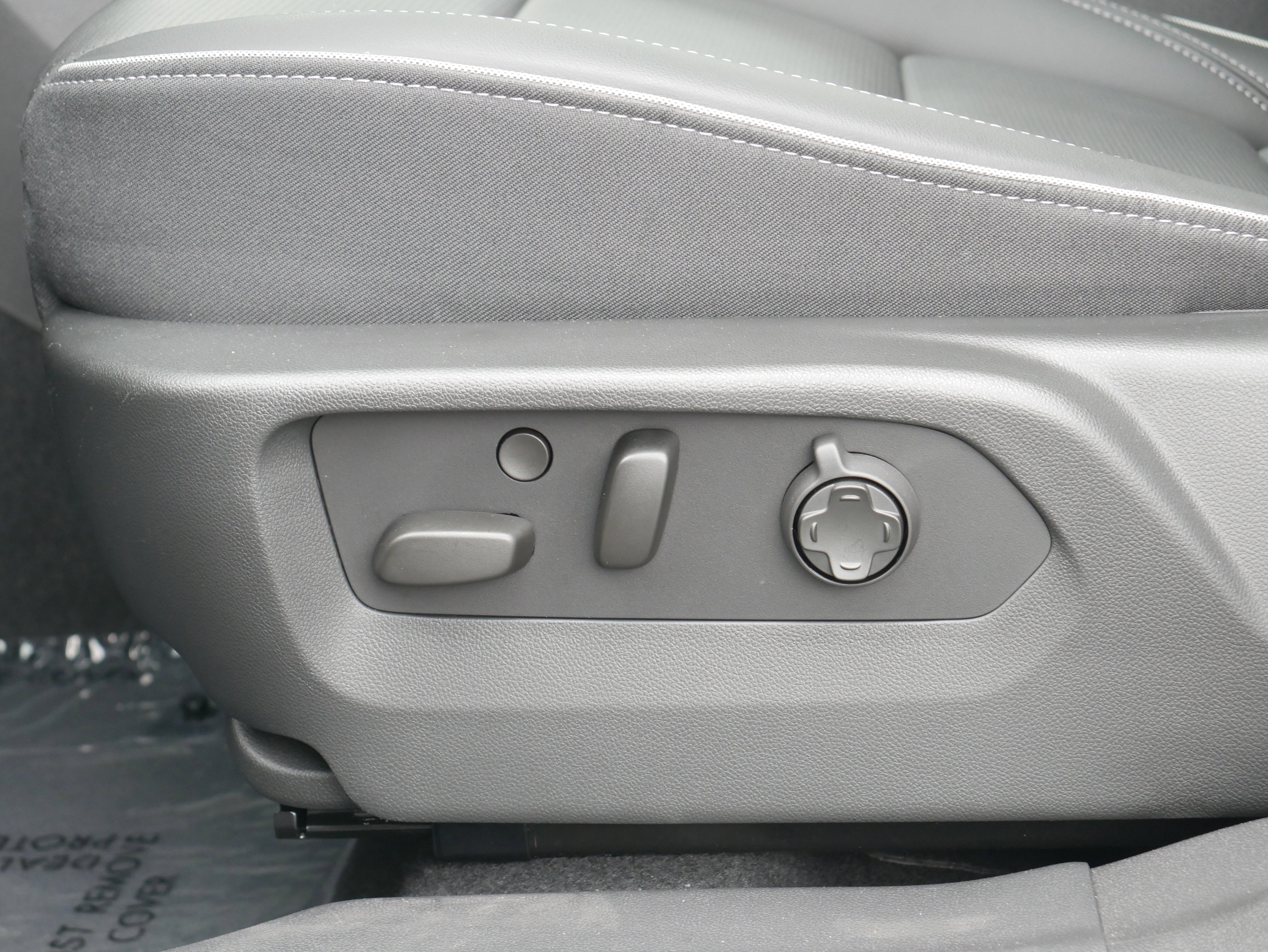 Certified 2024 Buick Envision Avenir image 13