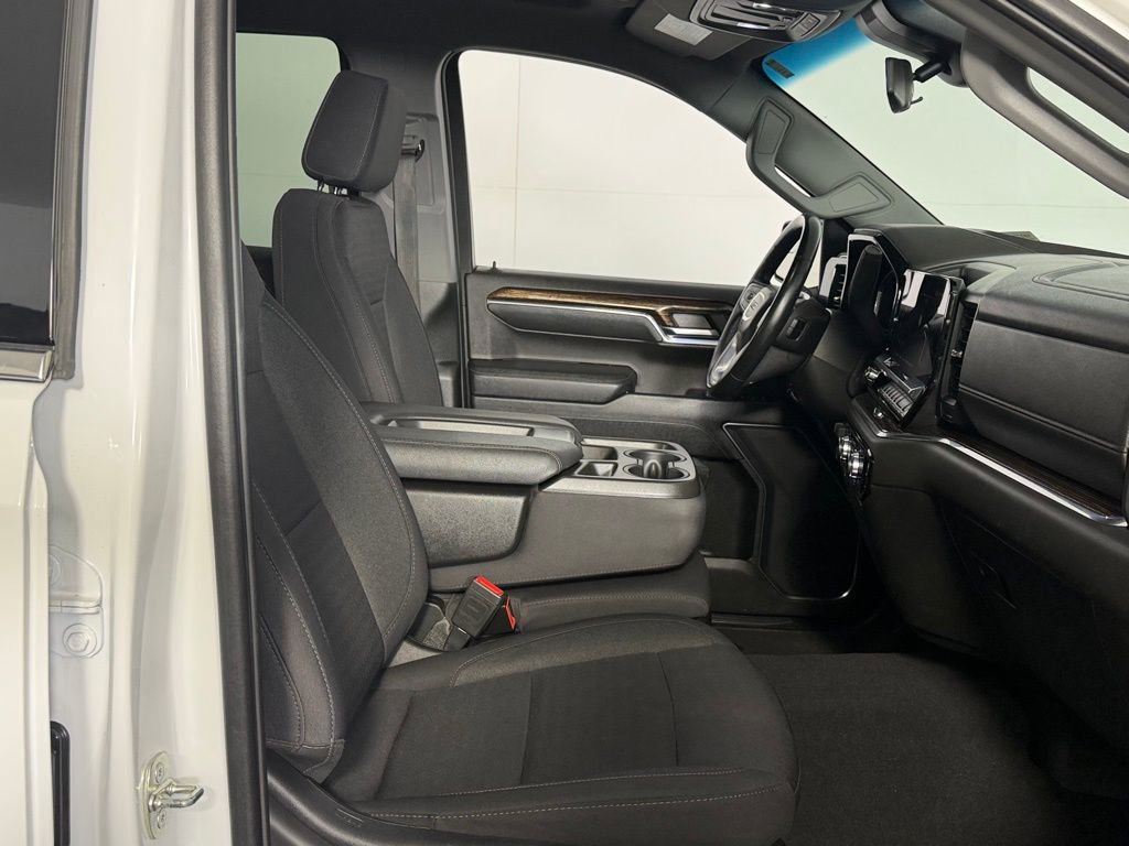 Used 2023 GMC Sierra 1500 SLE image 30