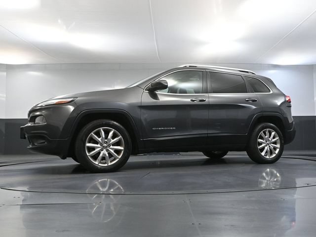 Used 2015 Jeep Cherokee Limited w/ Luxury Group AWD/4WD image 56