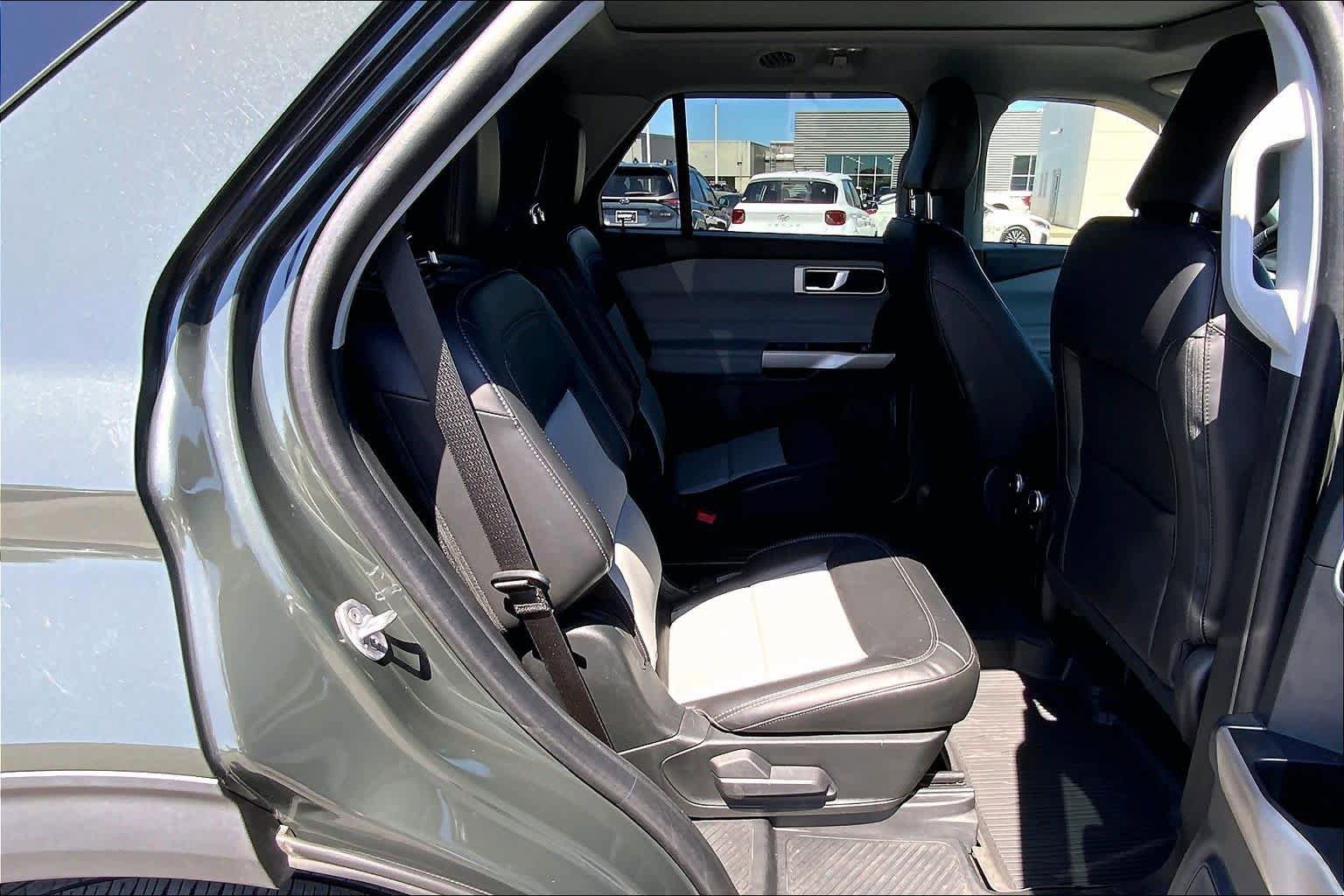 Certified 2022 Ford Explorer XLT w/ Equipment Group 202A image 20