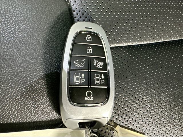 Used 2022 Hyundai Santa Fe Limited AWD/4WD image 18