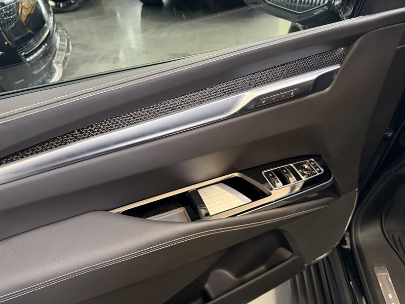Used 2026 Cadillac Escalade V w/ LPO, ONYX Package AWD/4WD image 11