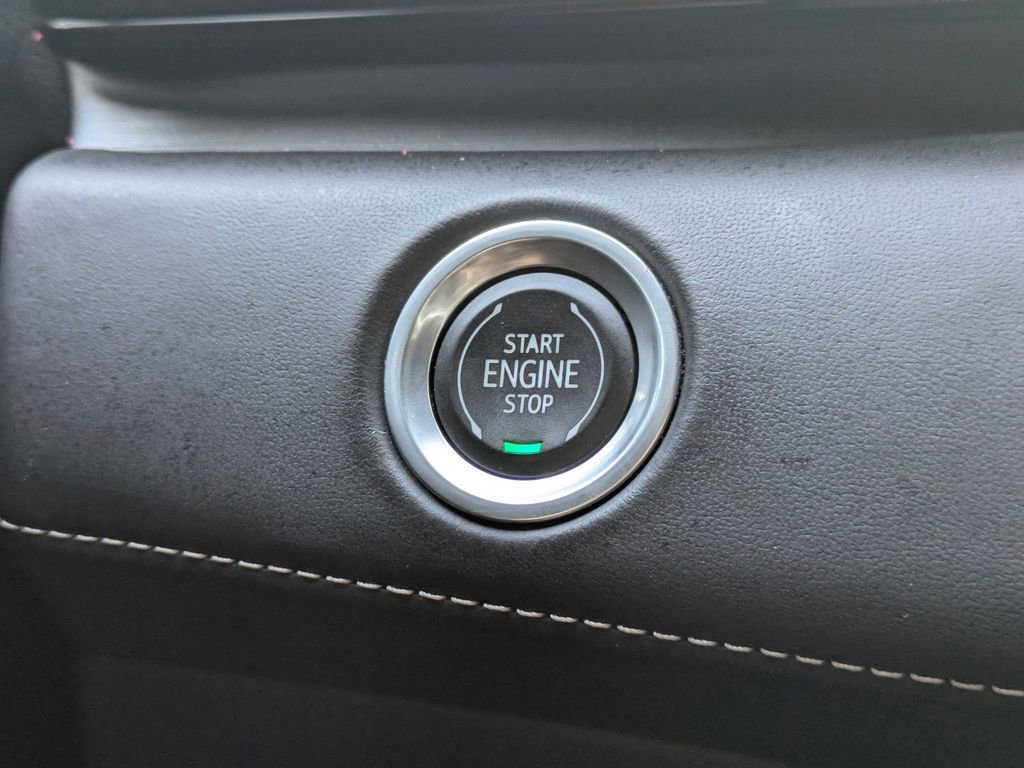 Used 2023 Cadillac Escalade Premium Luxury Platinum image 34