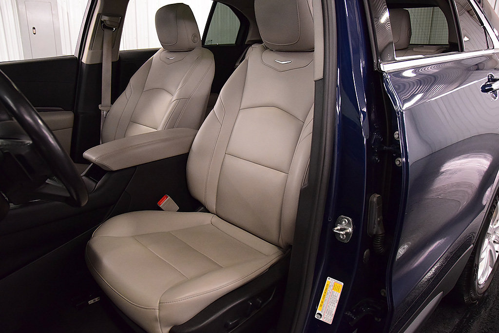 Used 2021 Cadillac XT4 Luxury w/ Cold Weather Package AWD/4WD image 32