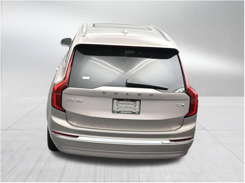 New 2026 Volvo XC90 T8 Plus w/ Protection Package Premier AWD/4WD image 16