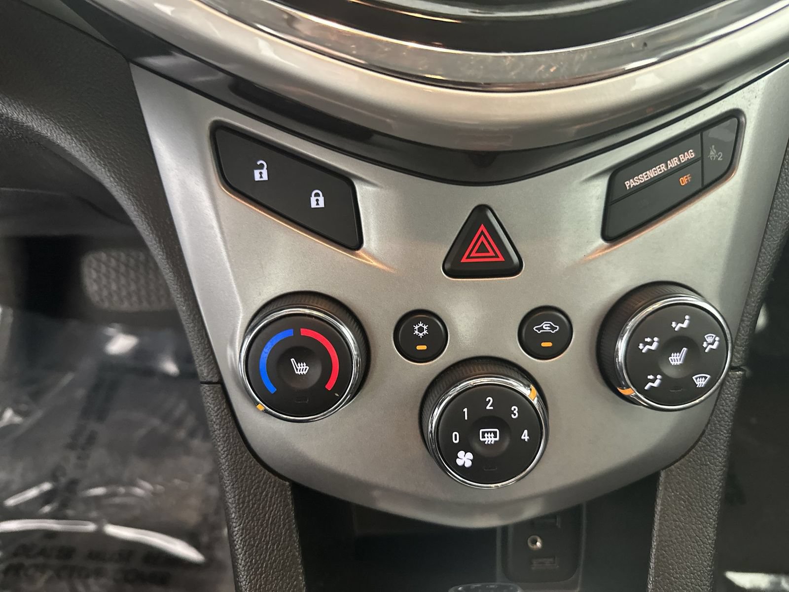 Used 2020 Chevrolet Sonic Premier FWD image 19