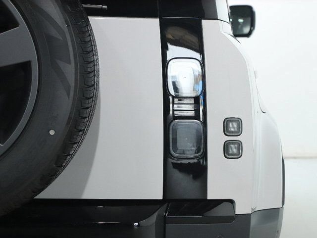 Used 2026 Land Rover Defender 110 S AWD/4WD image 45