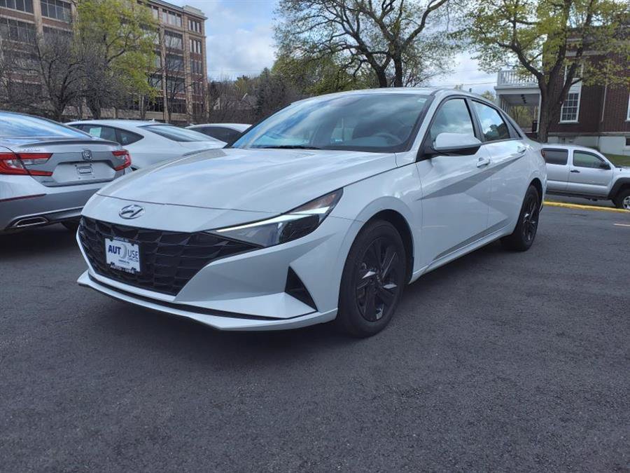 Used 2022 Hyundai Elantra SEL w/ Preferred Accessory Package