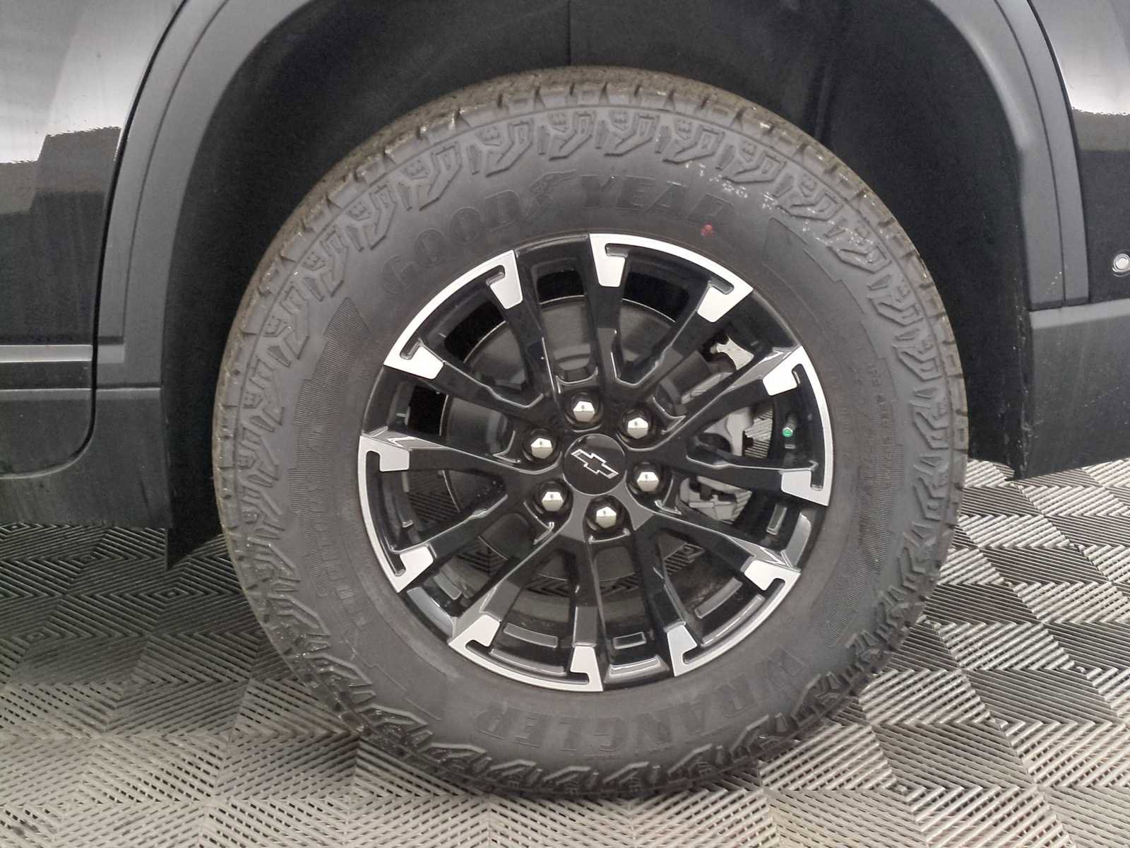 New 2026 Chevrolet Traverse Z71 w/ Enhanced Driving Package image 12