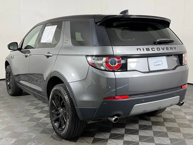 Used 2018 Land Rover Discovery Sport SE image 4