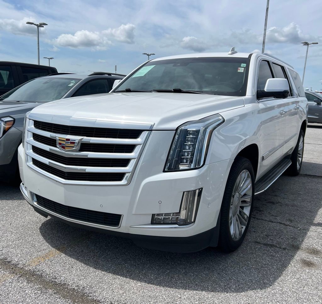Used 2018 Cadillac Escalade ESV Luxury AWD/4WD image 3