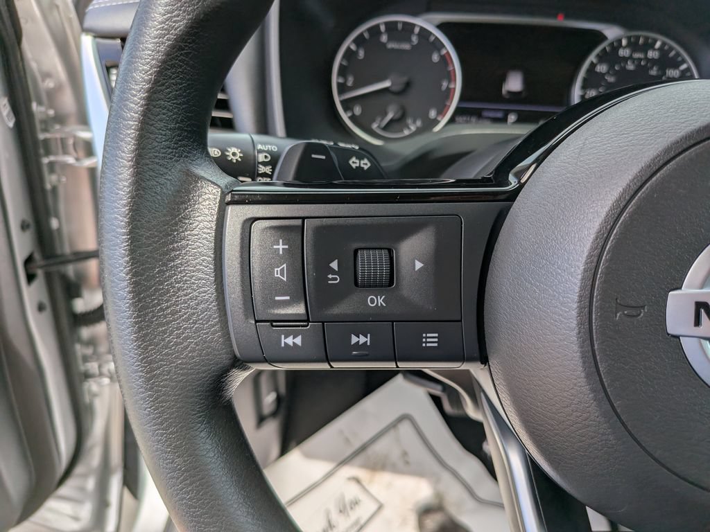 Used 2021 Nissan Rogue SV FWD image 30