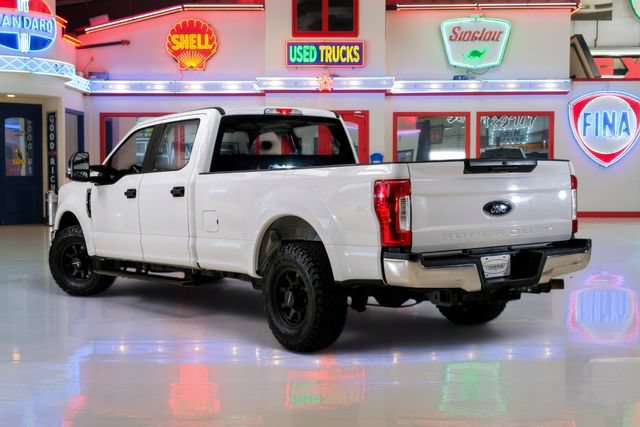 Used 2019 Ford F250 XL w/ Power Equipment Group RWD image 4